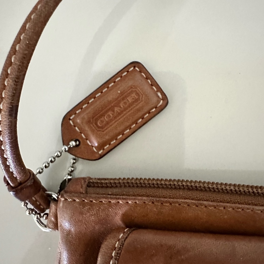 Vintage Coach wristlet leather tan wallet - Picture 2 of 10